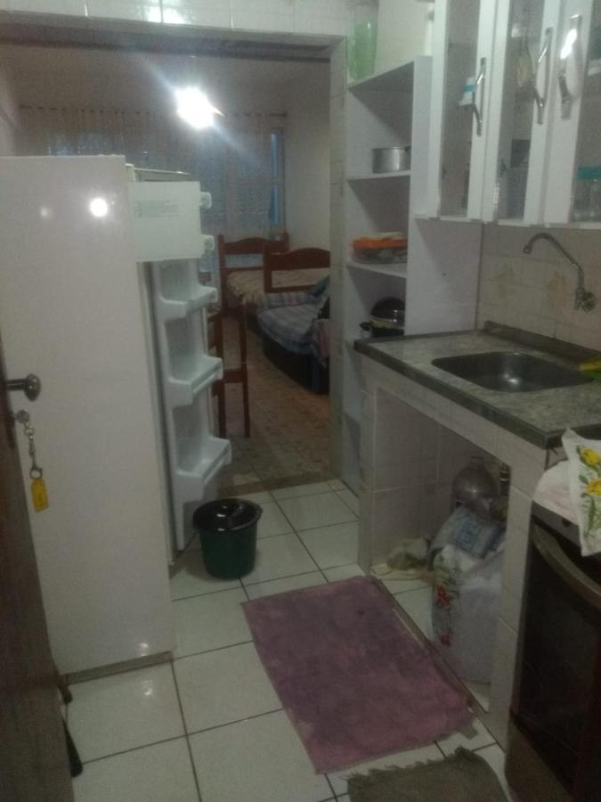 Kitinete Em Itanhaem Apartment Bagian luar foto
